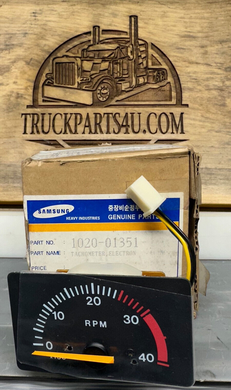 1020-01351 Samsung Tachometer – SA1020-01351 New NOS Volvo OEM